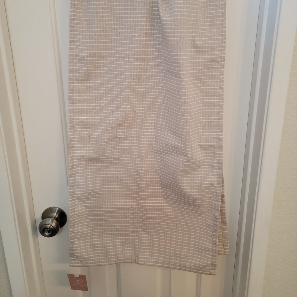 Decocrated Table Runner